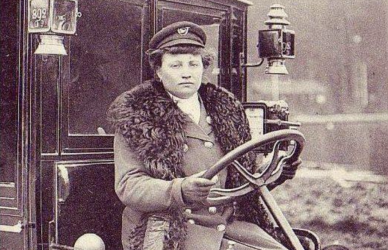 Meet Madame Inès Decourcel, one of Paris' first female taxi